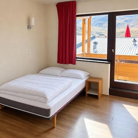 - Inout - 2 Beds Flat Ol-112
